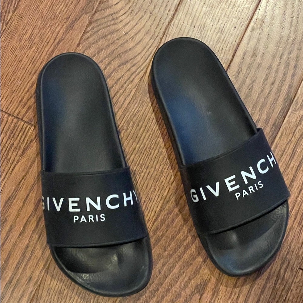 Givenchy rubber pool slides